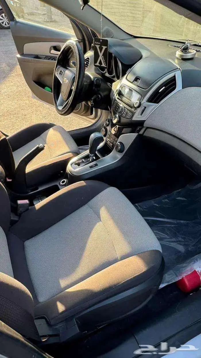 للبيع كروز 2017 فضي 5