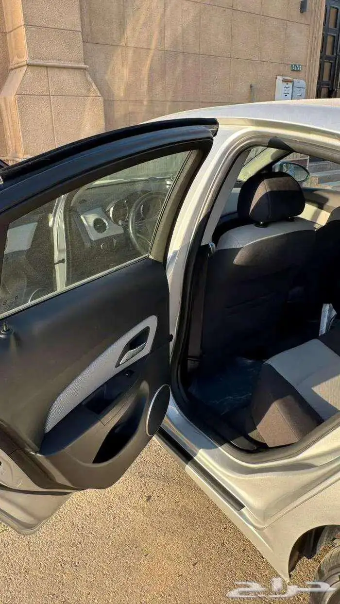 للبيع كروز 2017 فضي 6