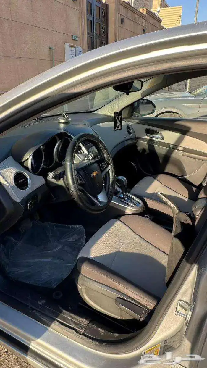 للبيع كروز 2017 فضي 8