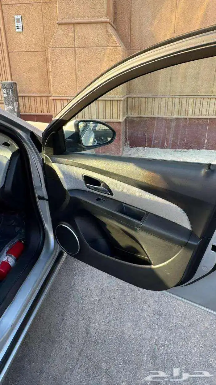 للبيع كروز 2017 فضي 11