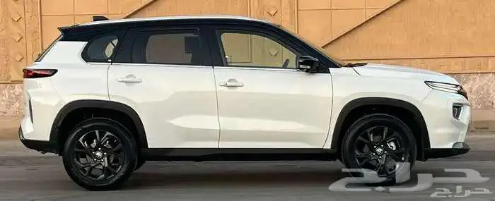 تويوتا اوربان كروزر GXL 2025 ( فل كامل ) 4