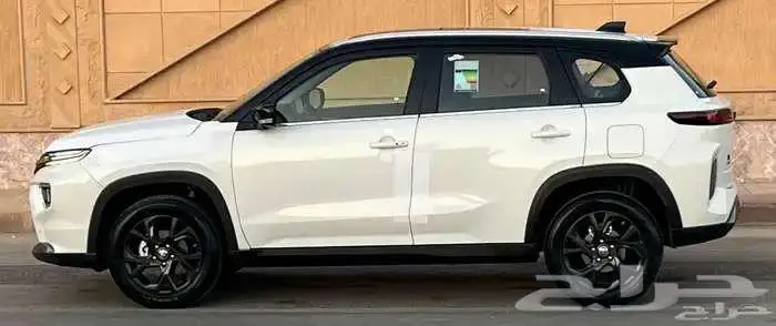 تويوتا اوربان كروزر GXL 2025 ( فل كامل ) 3