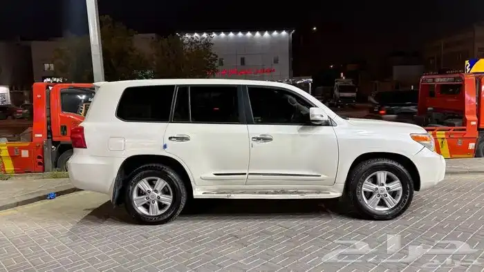 جيب لاندكروزر 2014 10