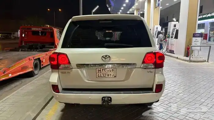 جيب لاندكروزر 2014 11