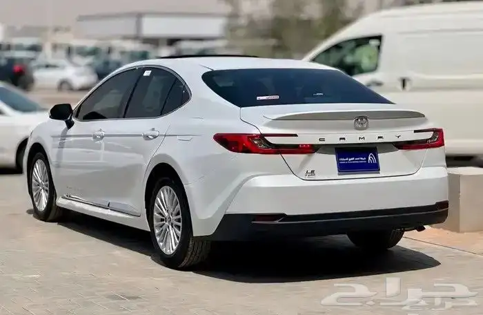 تويوتا كامري استاندر 2025 3