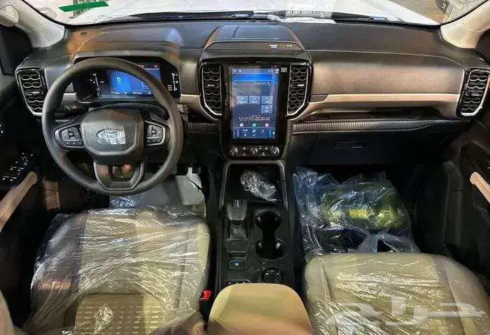 تتوفر فئات فورد ايفرست2025اصفار لمبيعات النقدوالبنك باقل ربح 0