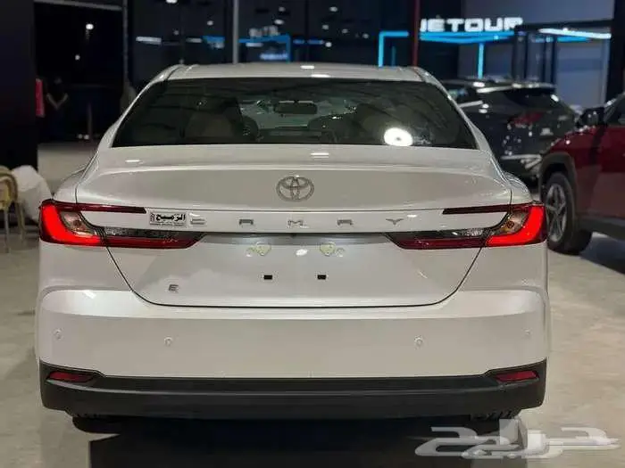 تويوتا كامري E بنزين ستاندر موديل 2025 2