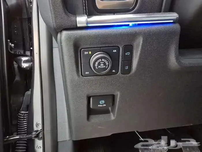 فورد اكسبيدشن بلاتنيوم 8