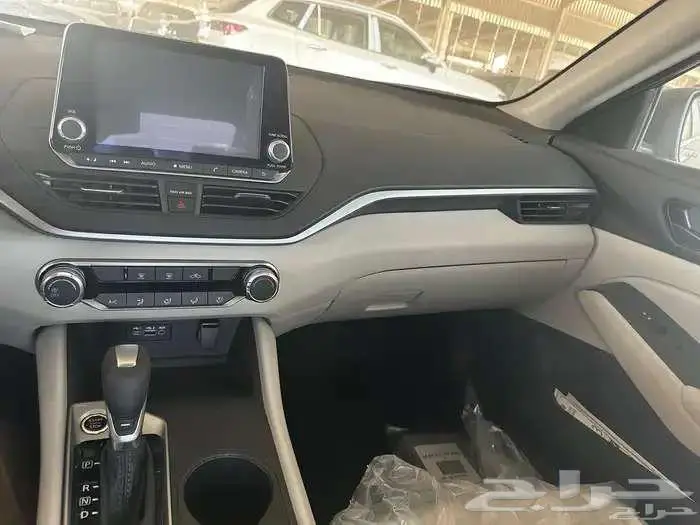 نيسان التيما 2024 ستاندر 4