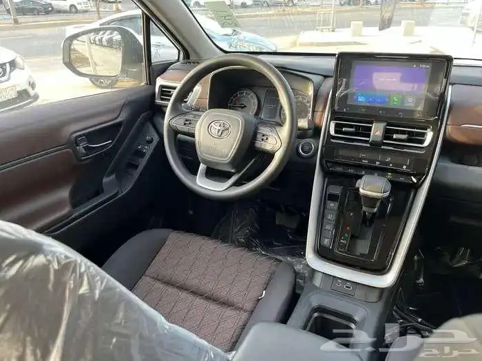 تويوتا انوفا GL 2.0 بنزين 2026 3