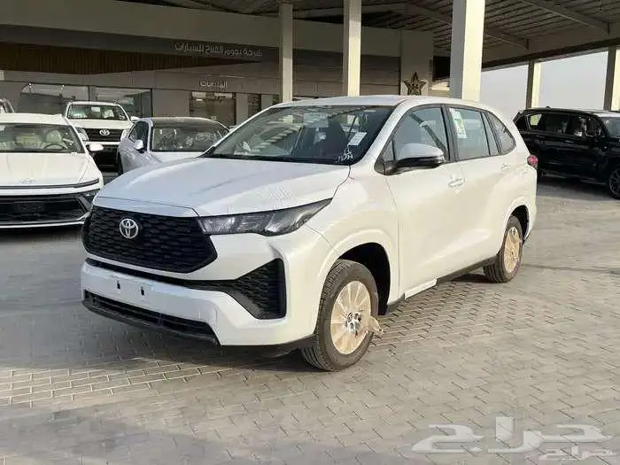 تويوتا انوفا GL 2.0 بنزين 2026 0