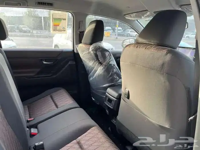 تويوتا انوفا GL 2.0 بنزين 2026 4