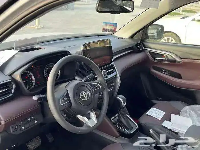 تويوتا اوربان كروزر GLX فل كامل 2026 3