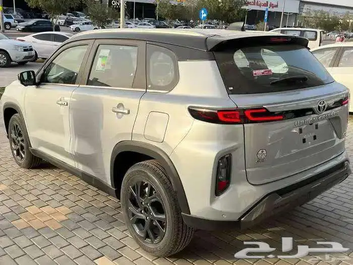 تويوتا اوربان كروزر GLX فل كامل 2026 6