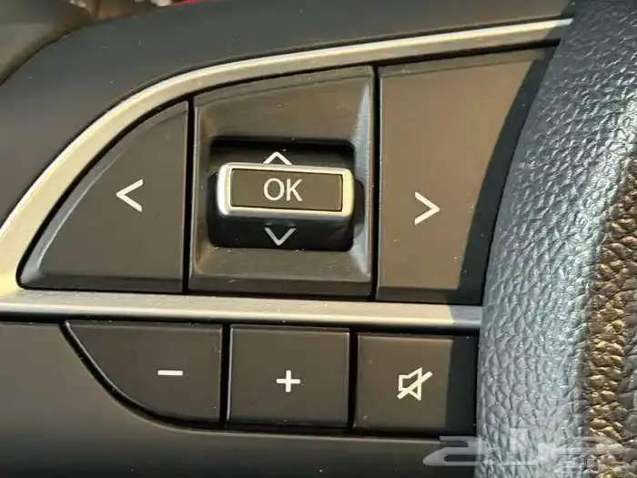 تويوتا اوربان فل سقف اسود بنزين 2026 نظام 50-50 8