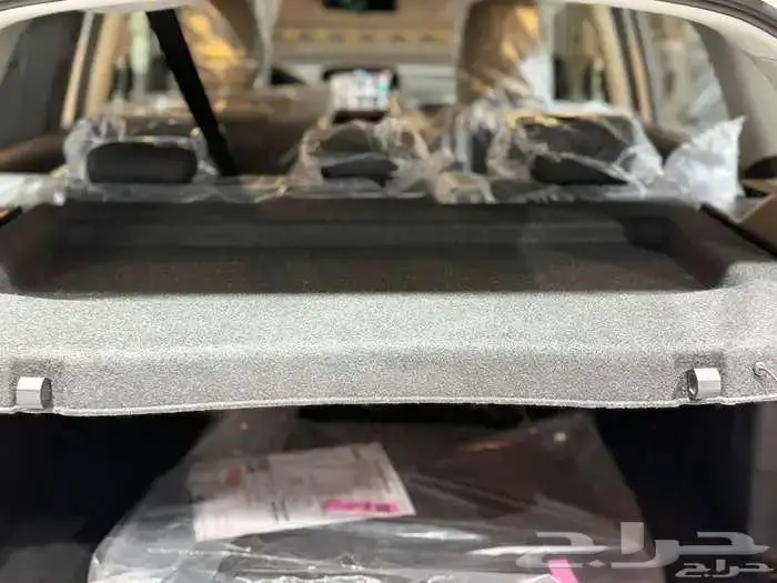 تويوتا اوربان فل سقف اسود بنزين 2026 نظام 50-50 12