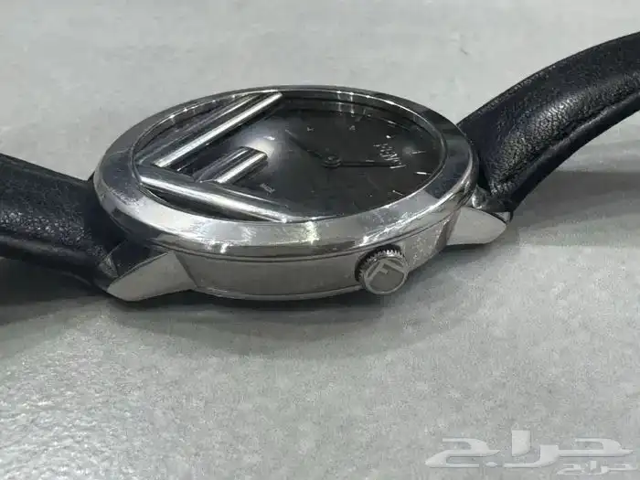 ساعة فندي FENDI أصلية جلد نظيفة 6