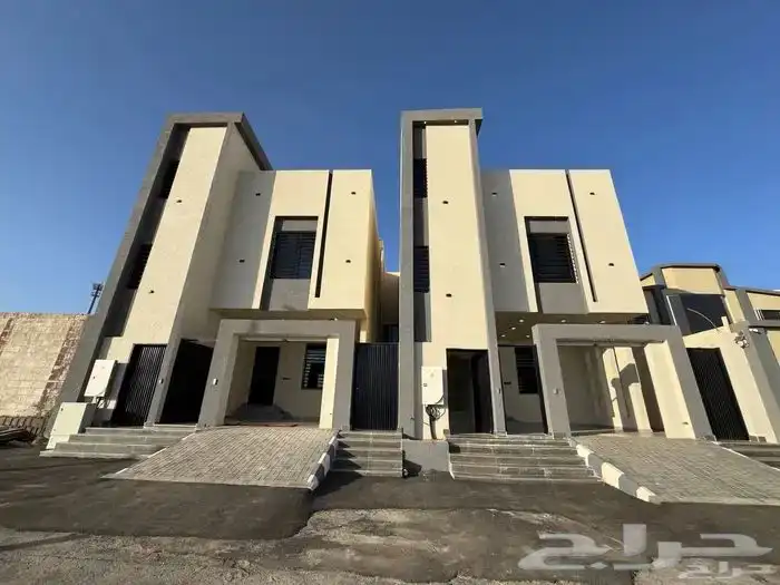 روف علوي بملحق تشطيب ممتاز خميس مشيط حي الجوهره شمال الراقي 0