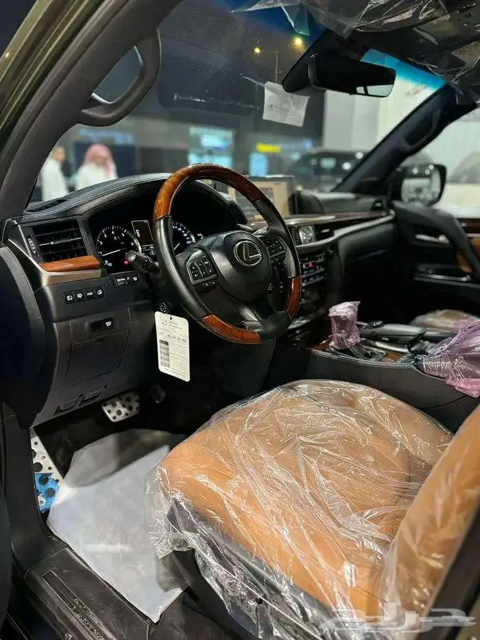 لكزس بلاك اديشن موديل 2021 9