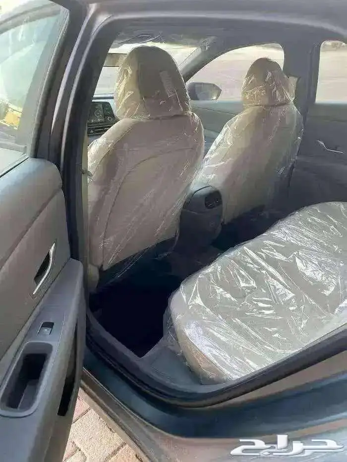 هيونداي إلنترا سمارت 2025 ابيض ورمادي كاش وأقساط 7