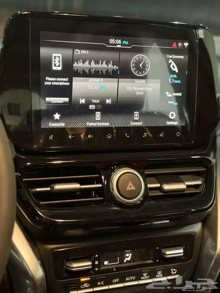 تويوتا اوربان فل سقف اسود بنزين 2026 نظام 50-50 18