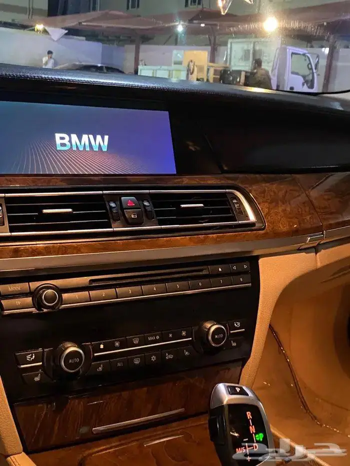 BMW 2009 750 شبه مخزن 9