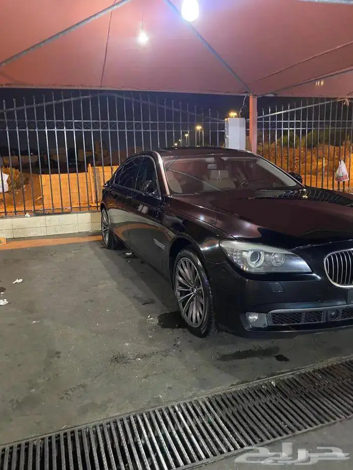 BMW 2009 750 شبه مخزن 12