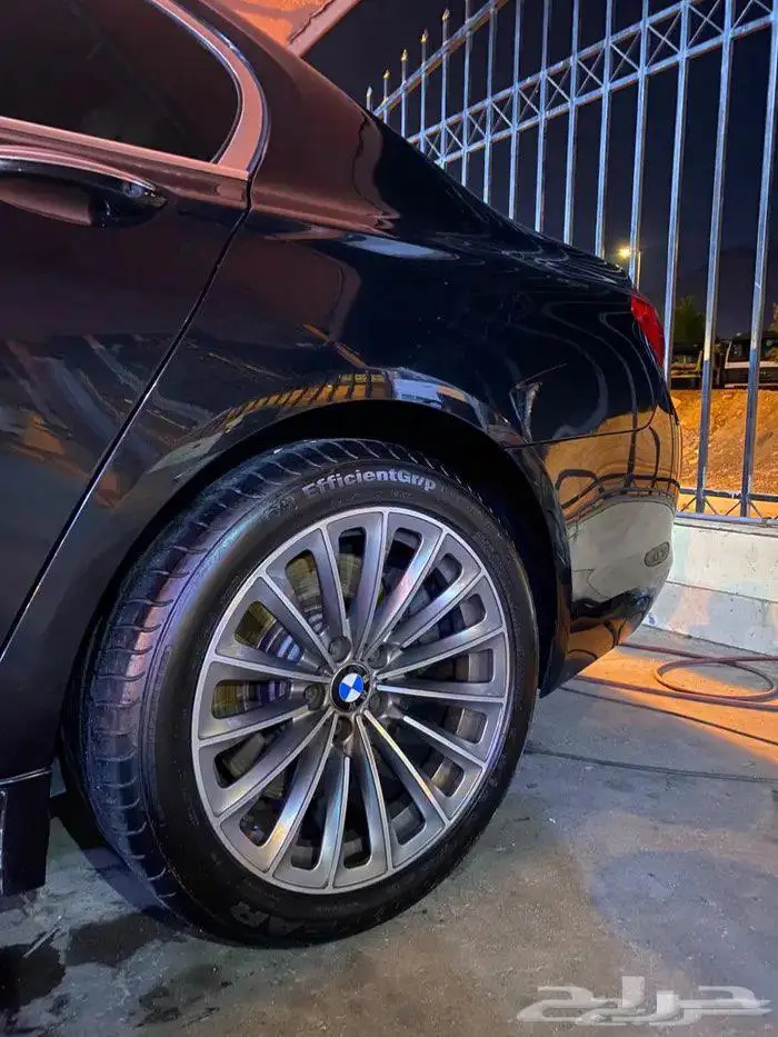 BMW 2009 750 شبه مخزن 11