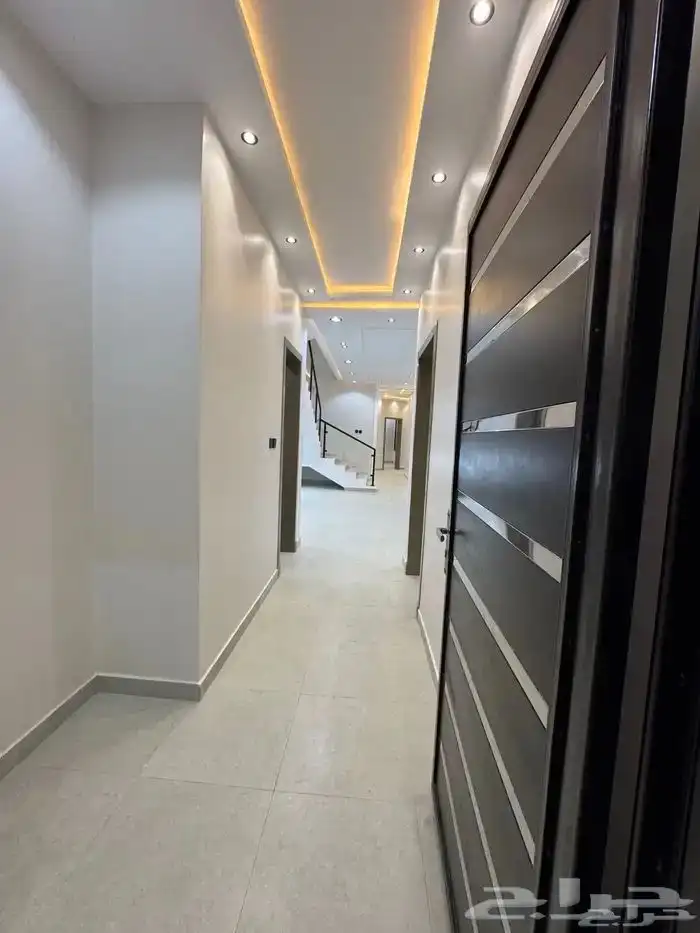 روف علوي بملحق تشطيب ممتاز خميس مشيط حي الجوهره شمال الراقي 5