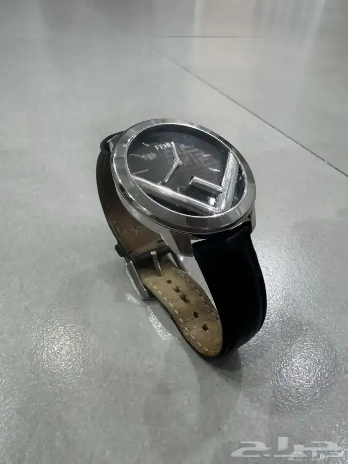 ساعة فندي FENDI أصلية جلد نظيفة 3