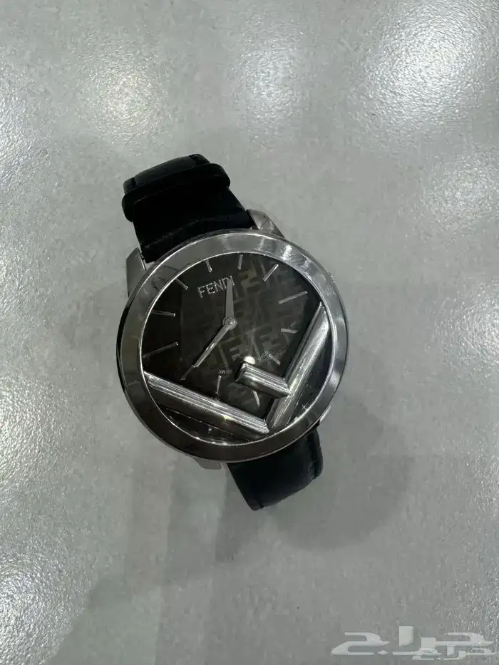 ساعة فندي FENDI أصلية جلد نظيفة 4