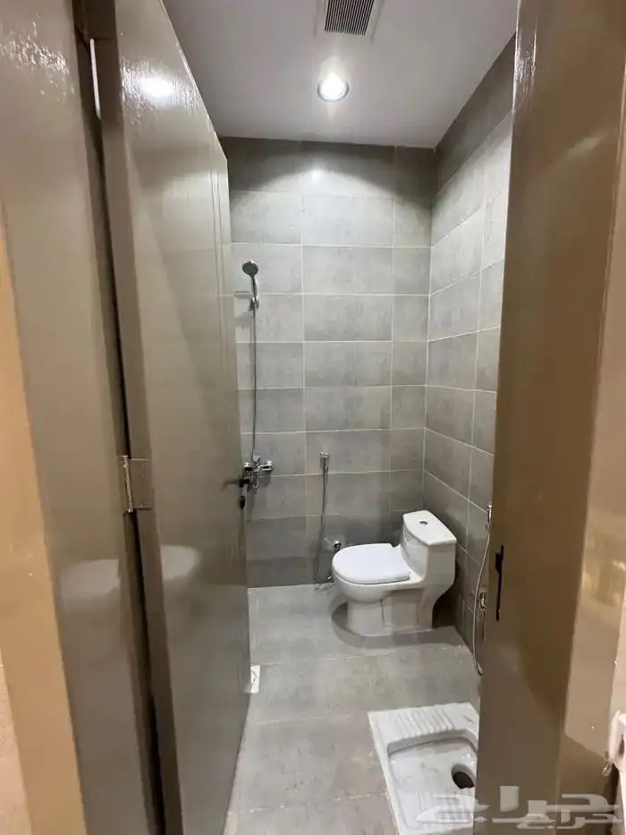 روف علوي بملحق تشطيب ممتاز خميس مشيط حي الجوهره شمال الراقي 20