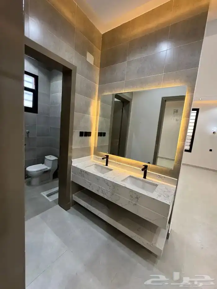 روف علوي بملحق تشطيب ممتاز خميس مشيط حي الجوهره شمال الراقي 8