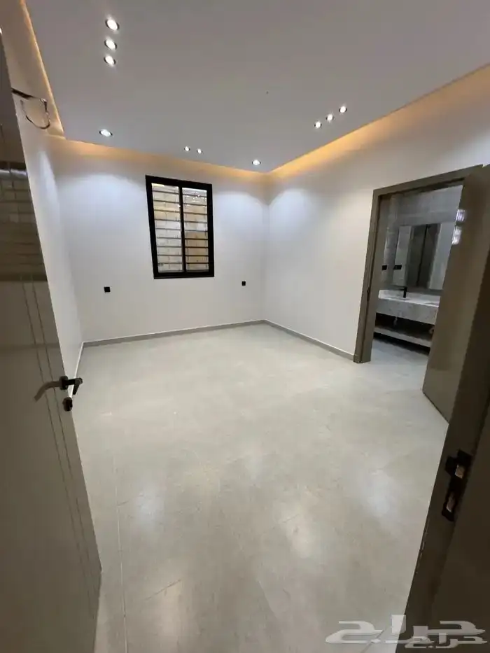 روف علوي بملحق تشطيب ممتاز خميس مشيط حي الجوهره شمال الراقي 7