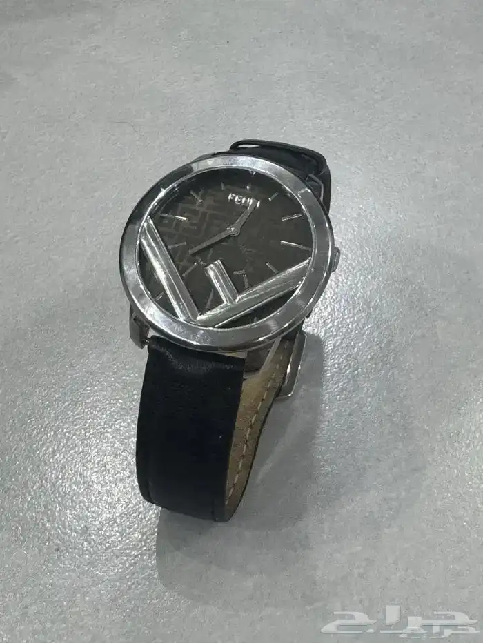 ساعة فندي FENDI أصلية جلد نظيفة 0
