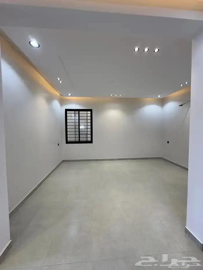 روف علوي بملحق تشطيب ممتاز خميس مشيط حي الجوهره شمال الراقي 29