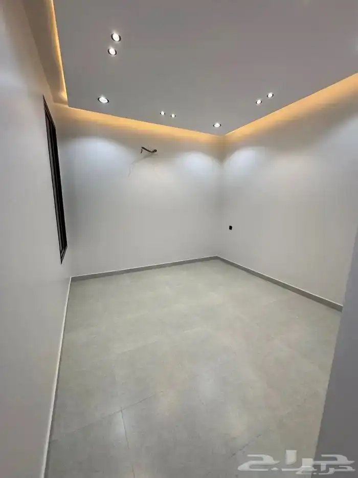 روف علوي بملحق تشطيب ممتاز خميس مشيط حي الجوهره شمال الراقي 15