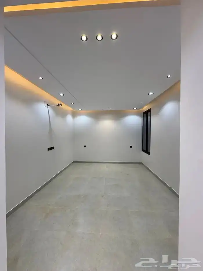 روف علوي بملحق تشطيب ممتاز خميس مشيط حي الجوهره شمال الراقي 10