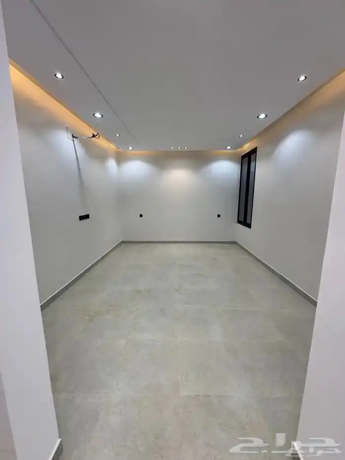 روف علوي بملحق تشطيب ممتاز خميس مشيط حي الجوهره شمال الراقي 11