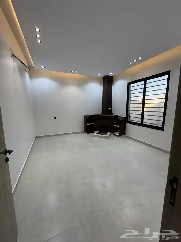 روف علوي بملحق تشطيب ممتاز خميس مشيط حي الجوهره شمال الراقي 27