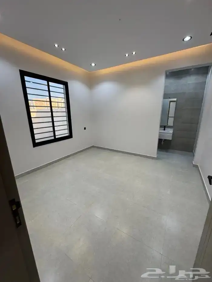 روف علوي بملحق تشطيب ممتاز خميس مشيط حي الجوهره شمال الراقي 26