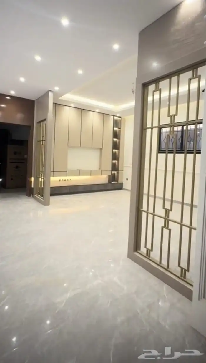 ديكور شاشة رخام مع تكسيات خشبية 3