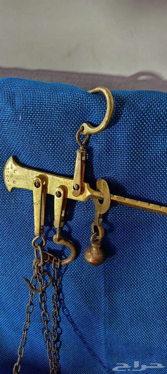 ميزان نحاس تراثي مخزن مع أوزان تراثيه صناعة أوروبية شغال 11