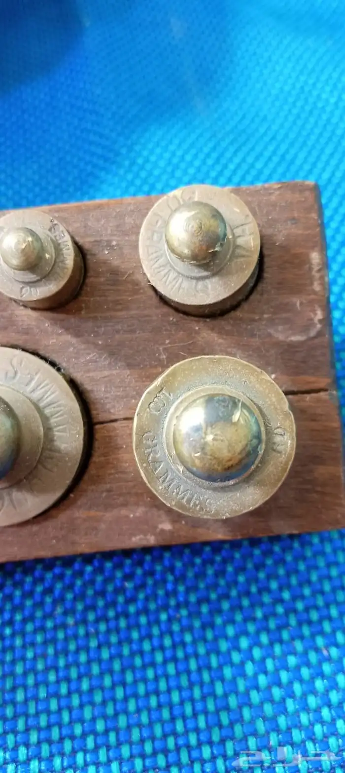 ميزان نحاس تراثي مخزن مع أوزان تراثيه صناعة أوروبية شغال 4