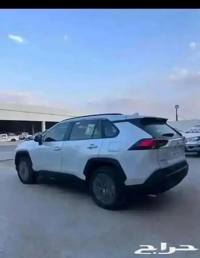 تويوتا راف فور 2025 1