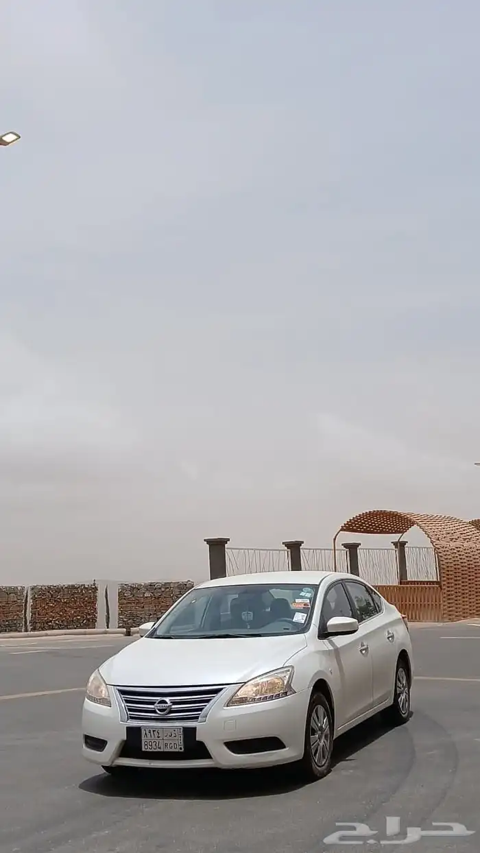 نيسان سنترا موديل 2016 ماشي 130الف مصدوم 5