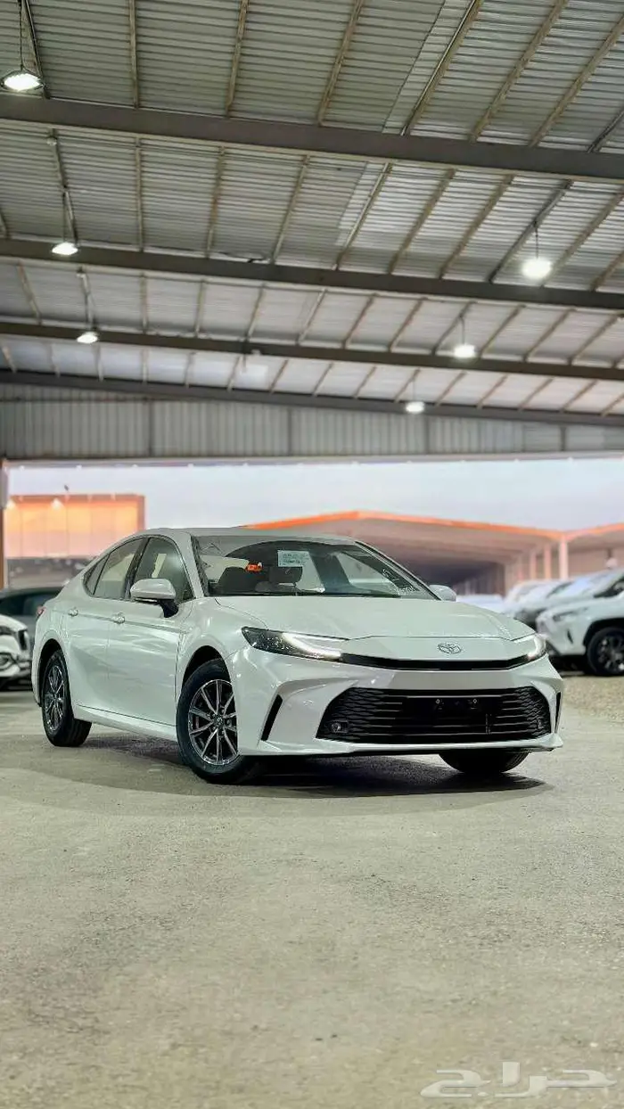 كامري E ستاندر 2025 - سعودي 1