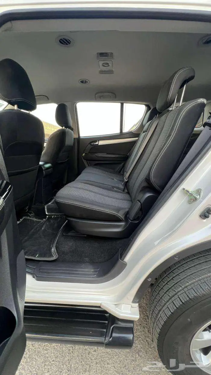 ايسوزو MUX موديل 2022- معرض خلف للسيارات 16