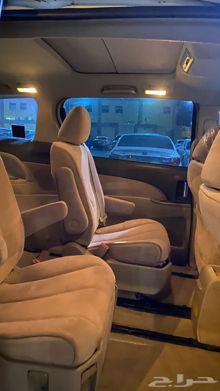 تايوتا بريفا 2008. 0