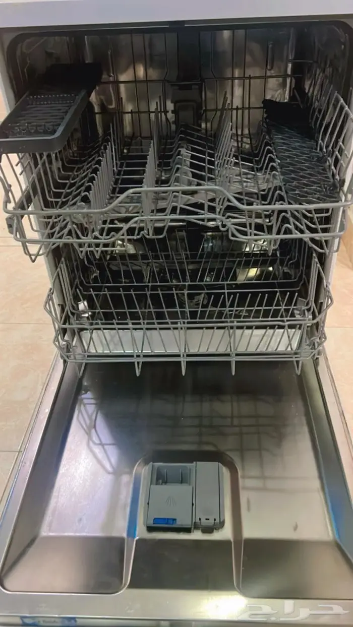 السلام عليكم للبيع غساله صحون ماركتها بيكو 3